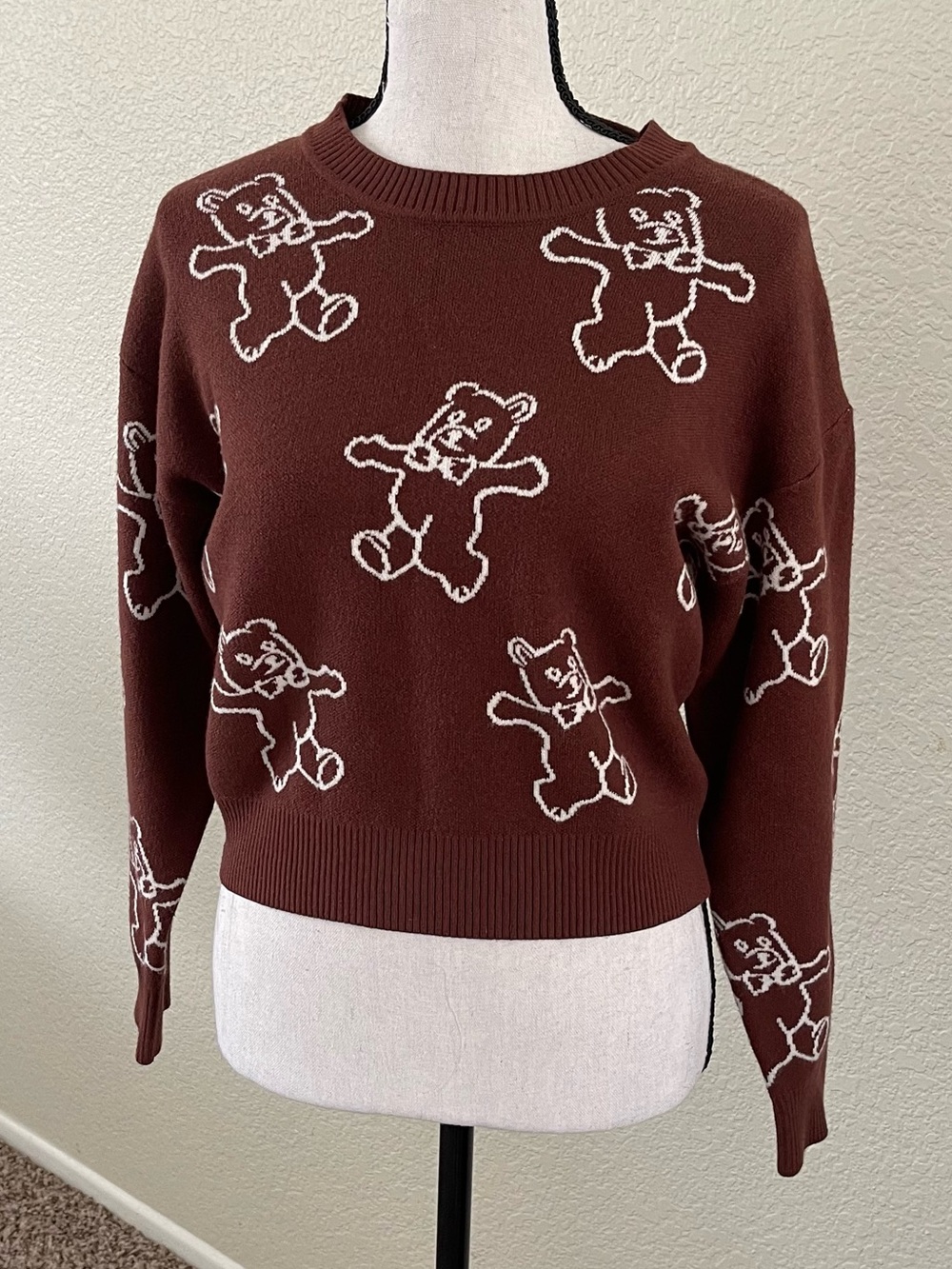 Madden Girl Juniors Long Sleeve Dancing Bear Brown Sweater Size M Crew Neck